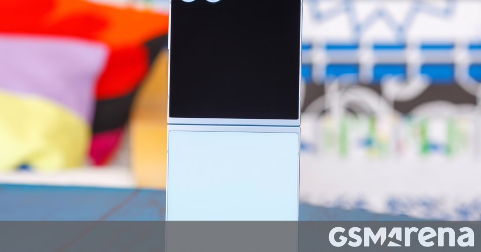 Samsung Galaxy Z Fold7, Flip7 và Watch8 Series Túi nhiều chứng nhận