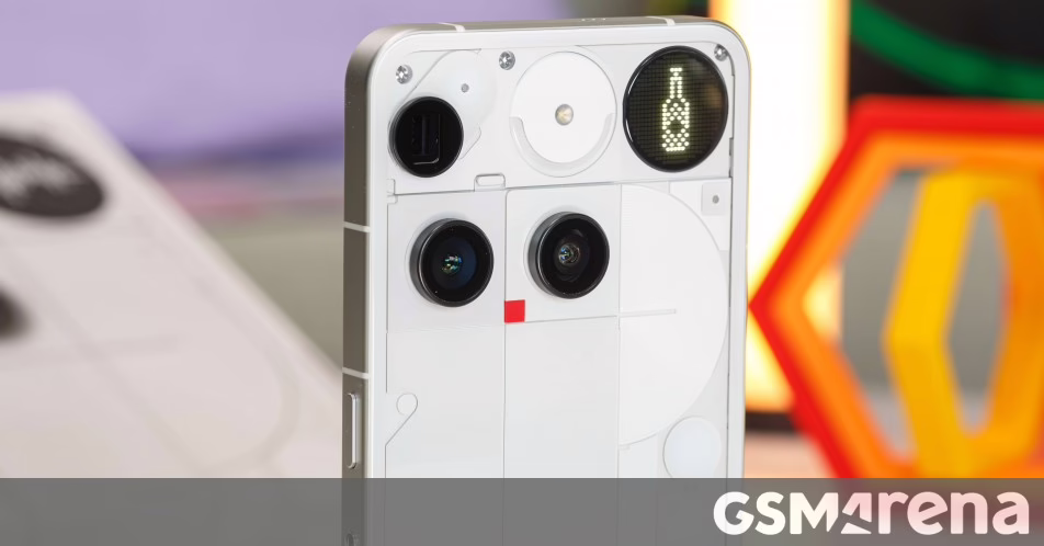 Không có gì điện thoại (3) để xem xét