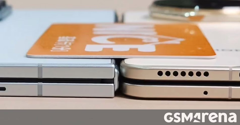 Samsung Galaxy Z Fold7 thực sự mỏng hơn Honor Magic V5