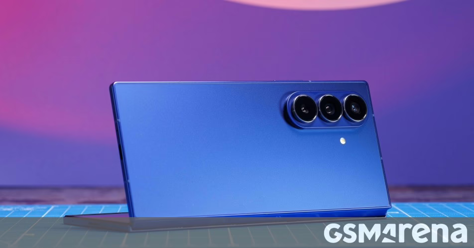 Một số đơn vị Samsung Galaxy Z Fold7 được báo cáo là không mở hoàn toàn bằng phẳng