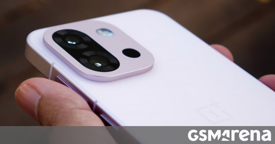 OnePlus 15 đi kèm với một sự thay đổi thiết kế triệt để