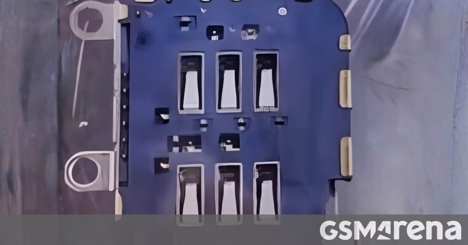 Khe cắm thẻ SIM vật lý của iPhone 17 Pro có mục đích hiển thị trong hình ảnh bị rò rỉ