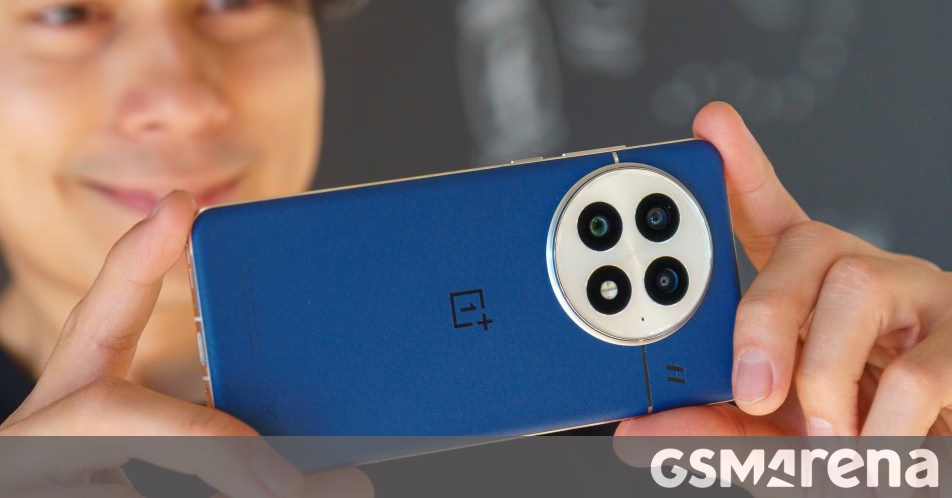 OnePlus 15 có thể cung cấp một màn hình với tốc độ làm mới 165Hz