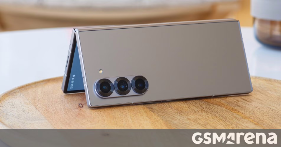Samsung Galaxy Z Fold6 nhận bản cập nhật UI 8 Beta thứ hai