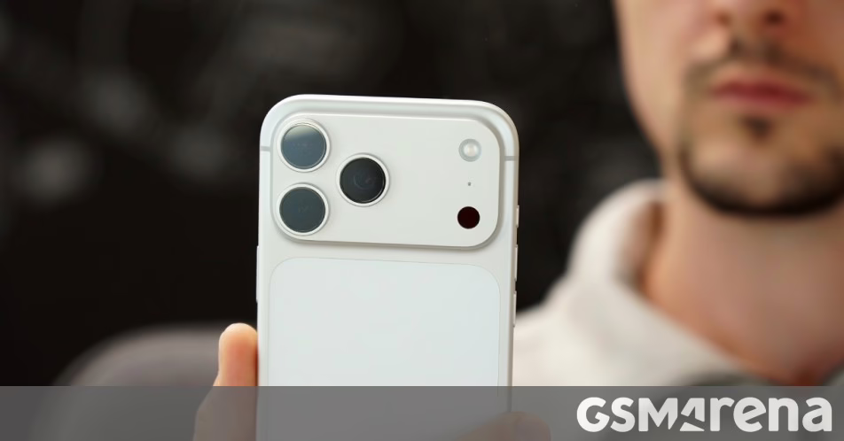 Apple iPhone 17 Pro Max để xem xét