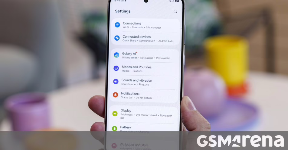 Samsung Galaxy S25 Fe nhận được bản cập nhật đầu tiên, đây là những gì mới