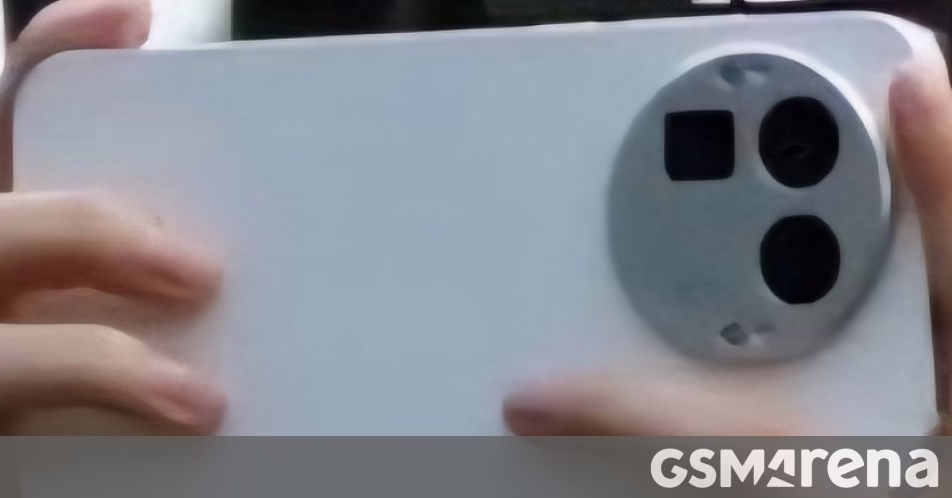 Realme GT 8 Pro rò rỉ một lần nữa trong một bức ảnh trực tiếp, cùng với thông số kỹ thuật chính