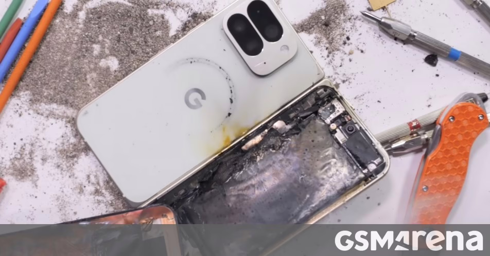 Pin Google Pixel 10 Pro Fold phát nổ trong quá trình kiểm tra độ bền cực cao