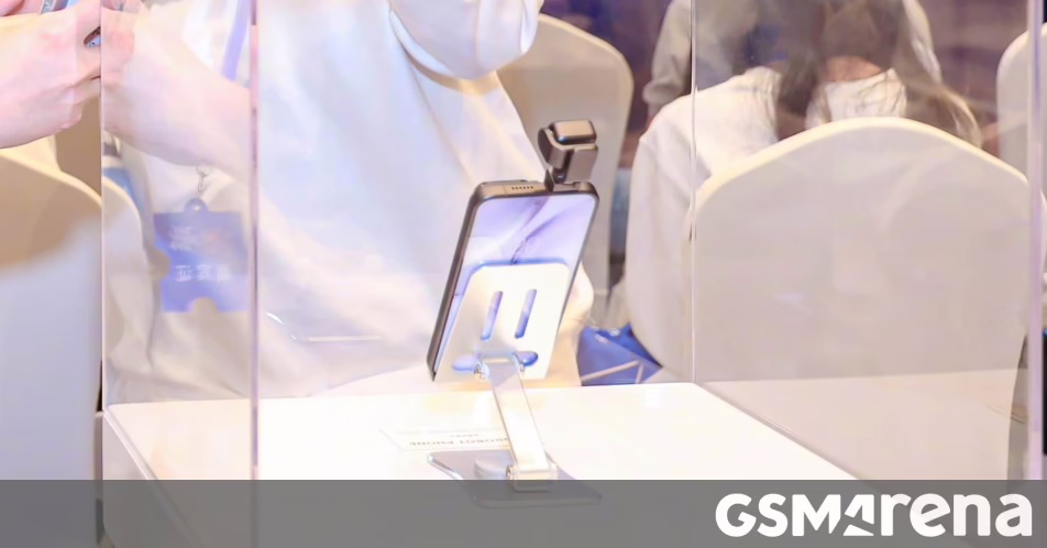 Honor Robot Phone ra mắt trước MWC