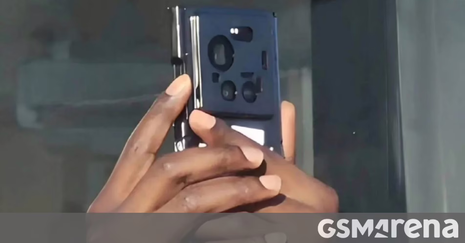 Ảnh chụp lén tiết lộ camera sau của Xiaomi 17 Ultra qua ốp bảo vệ