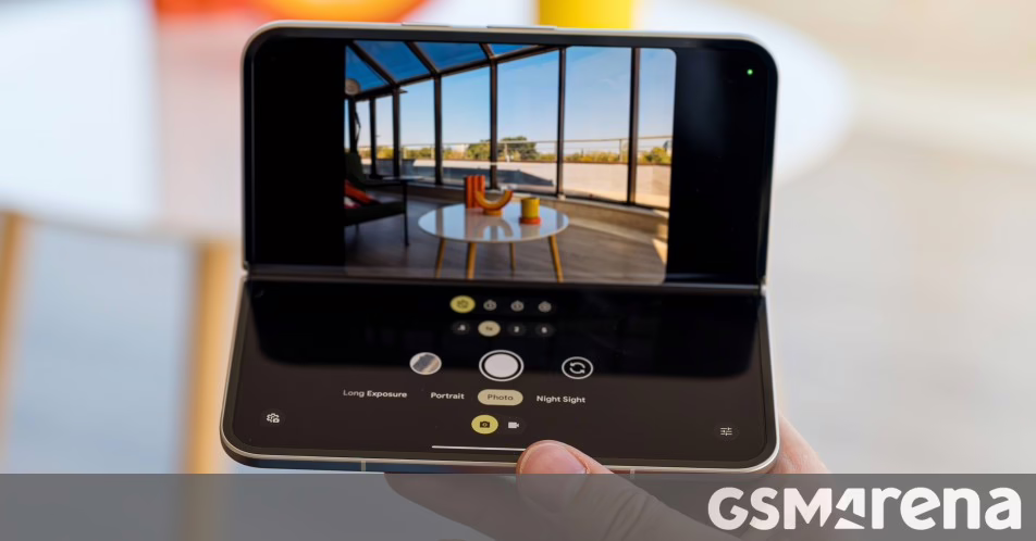 Google Pixel 9 Pro Fold có tính năng chia đôi camera của 10 Pro Fold