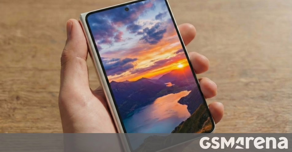 Đây là cách so sánh màn hình của iPhone Fold với Samsung Galaxy Z Fold bản rộng sắp ra mắt