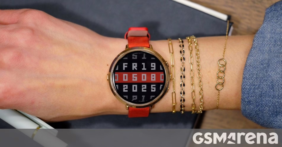 Pebble Round 2 chính thức có màn hình cảm ứng giấy điện tử, pin 2 tuần
