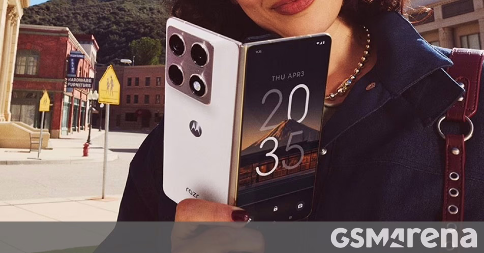 Motorola Razr Fold chính thức có màn hình 8,09 inch có thể gập lại