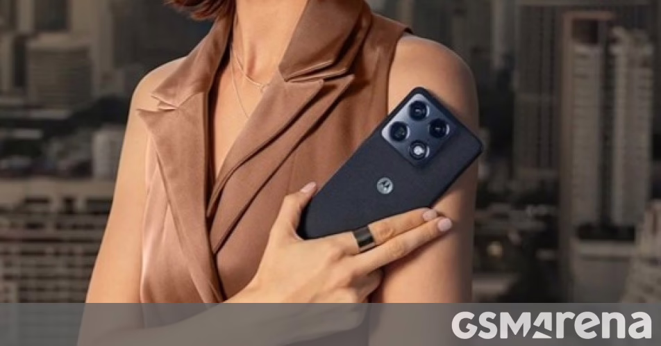 Motorola Signature ra mắt tại Ấn Độ, kèm theo thẻ Moto Watch