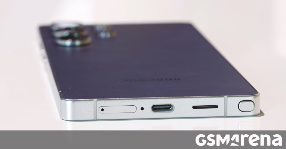 Samsung đang thử nghiệm pin silicon-carbon 20.000mAh hai cell, có tin đồn