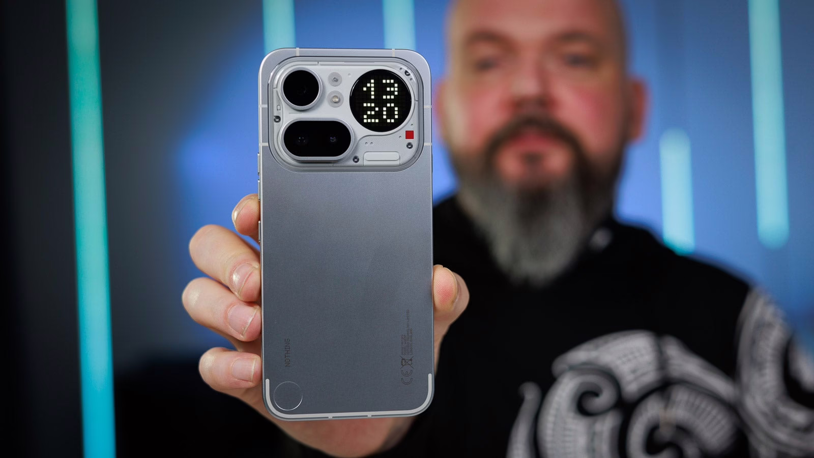 Đánh giá Nothing Phone (4a) Pro: Cuối cùng lại có khung nhôm nguyên khối!