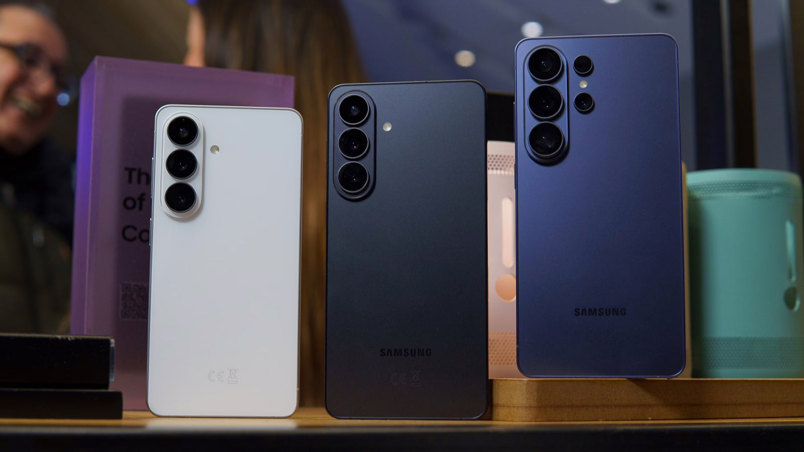 Galaxy S26 phone owners in the U.S. không còn cần cách giải quyết phức tạp để chia sẻ tệp với iPhone.