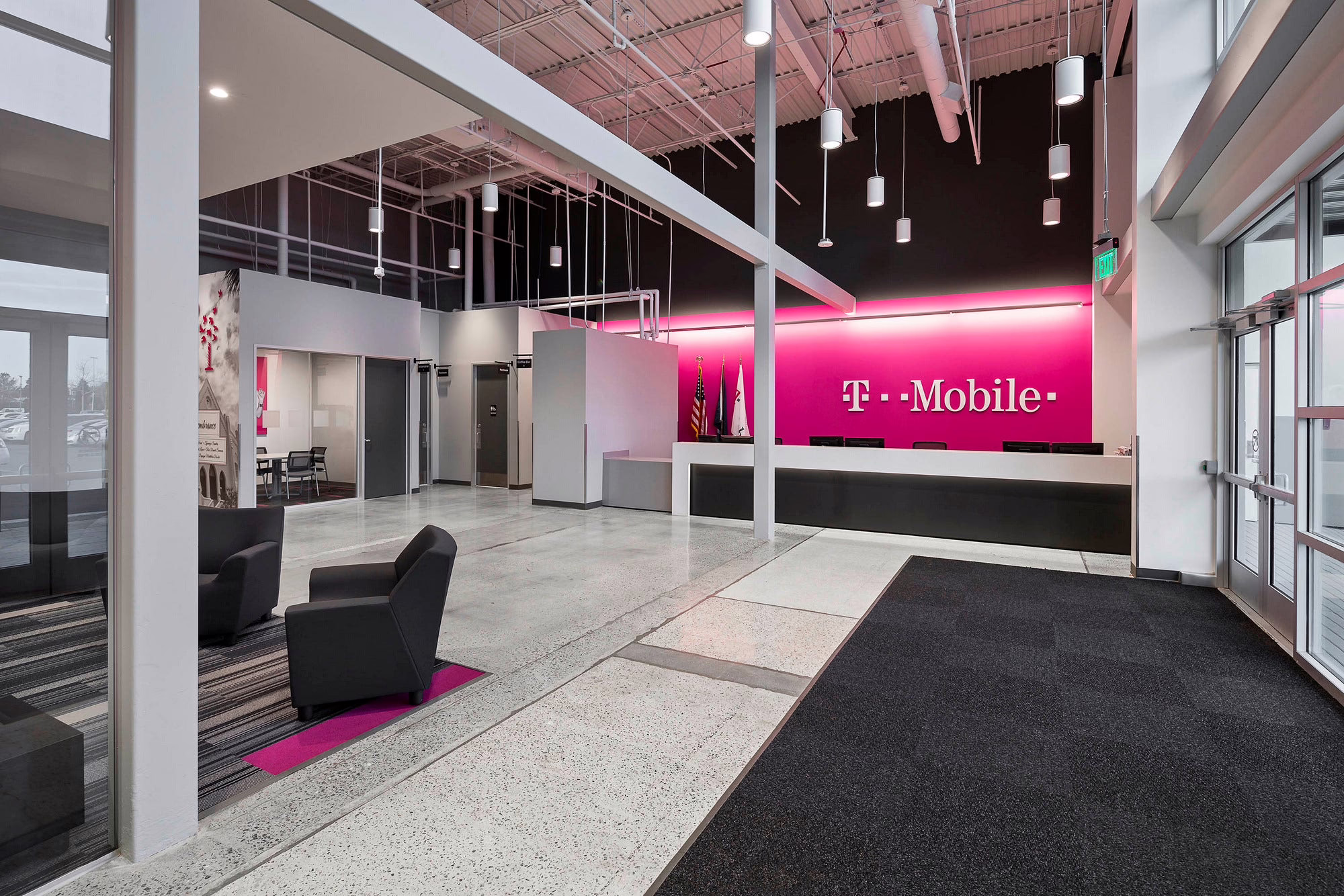 Tầm nhìn tương lai của T-Mobile đang bỏ rơi cả khách hàng và nhân viên.