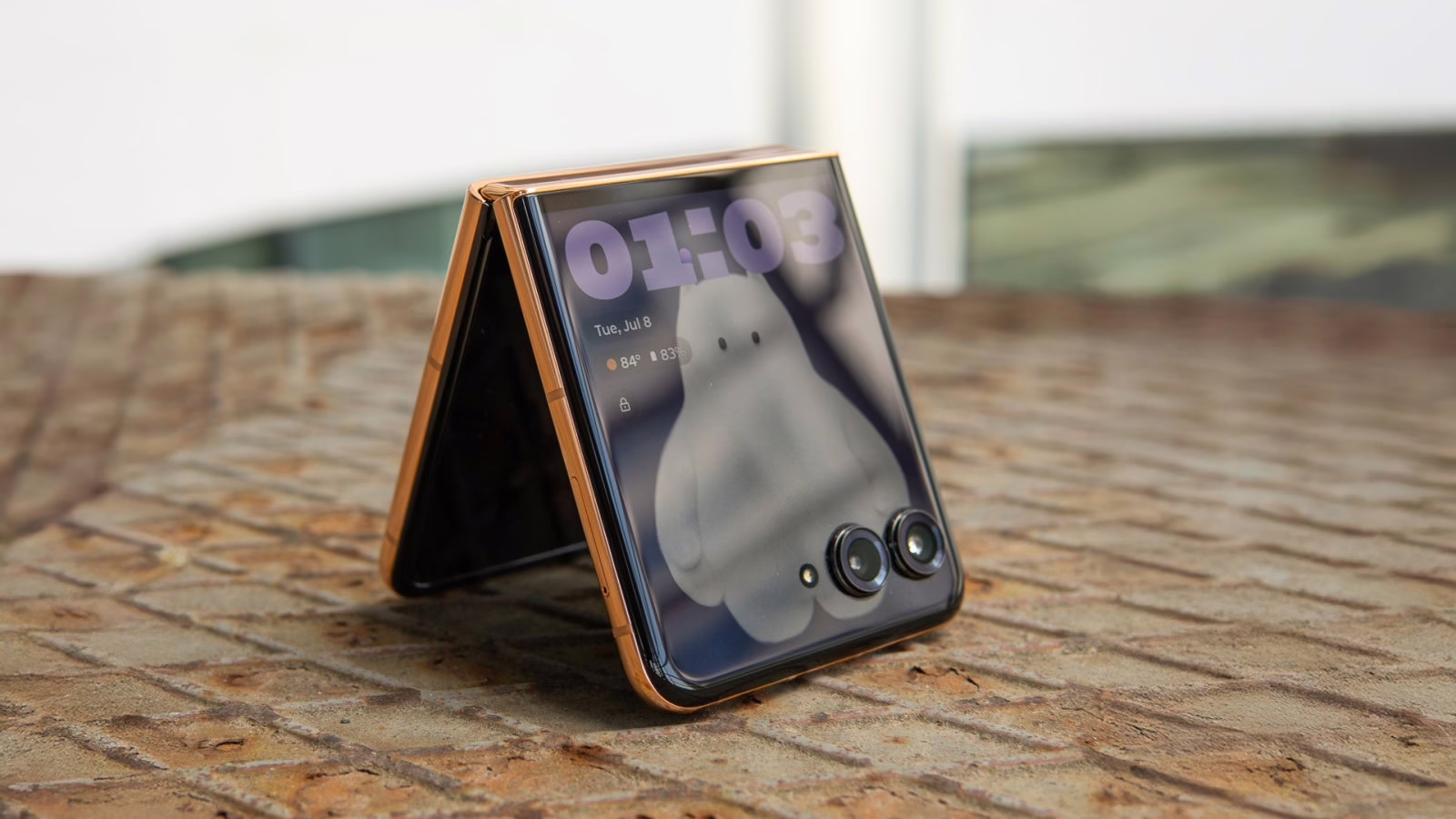 Ưu đãi đột phá làm chao đảo chiếc Motorola Razr+ (2025) màn hình gập, giảm xuống dưới 400$ trong thời gian ngắn.