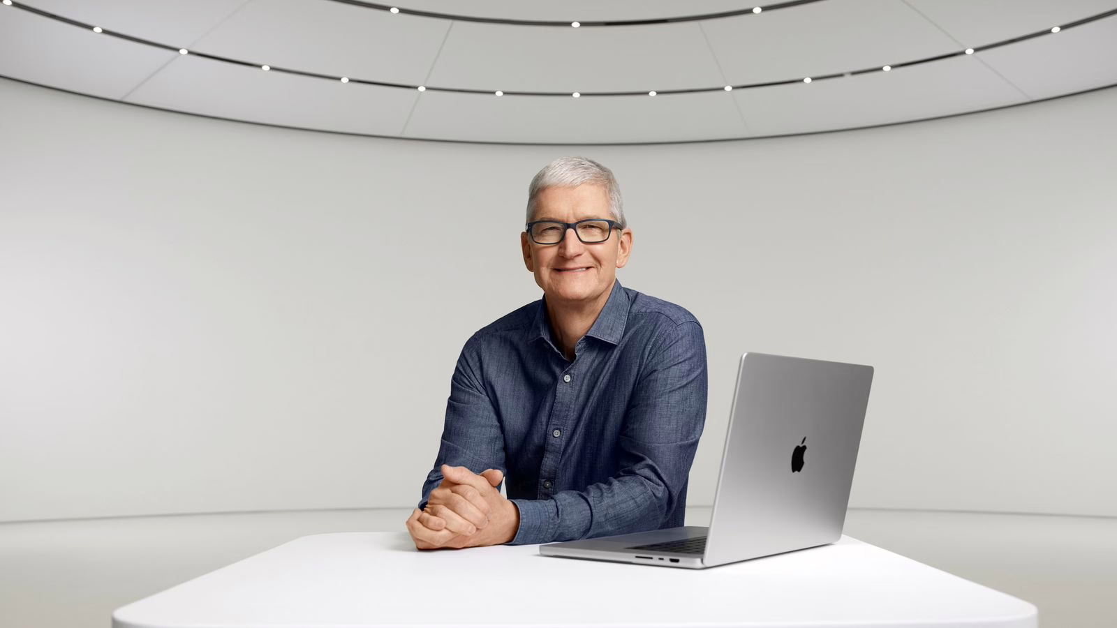 Apple công bố CEO mới khi Tim Cook cởi bỏ vương miện lịch sử của mình
