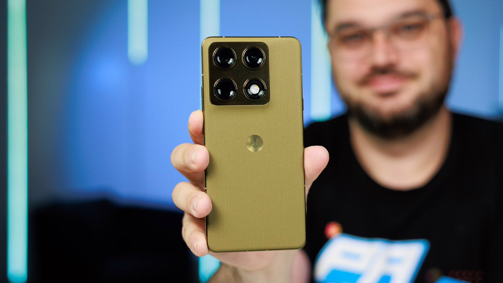Đánh giá Motorola Signature: Hãy quên Galaxy S26 Plus và Pixel 10 Pro