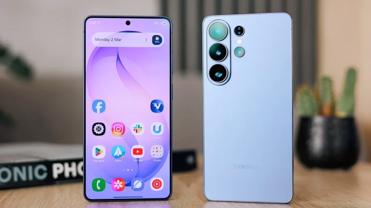Samsung cho biết những lựa chọn thiết kế này là điều tạo nên một chiếc điện thoại Galaxy