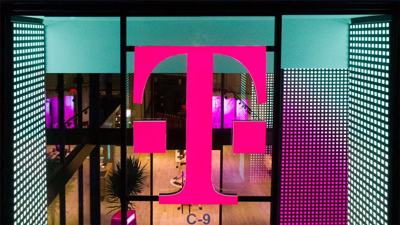 T-Mobile đang bỏ bê những điều khách hàng đã chờ đợi suốt 13 năm
