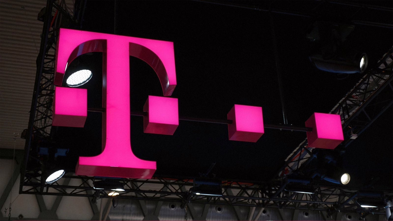 Yes, T-Mobile sẽ đài thọ mức tăng giá mới nhất của Netflix, nhưng không dành cho tất cả người dùng.