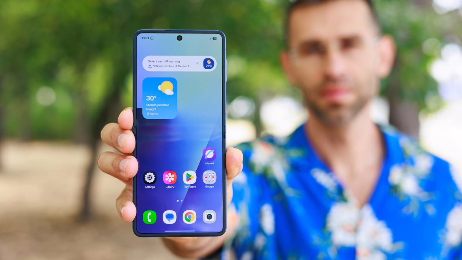 Galaxy Z Flip 8 ‘đắt hơn một chút’ của Samsung có thể nhẹ hơn Z Flip 7 và không có nếp gấp